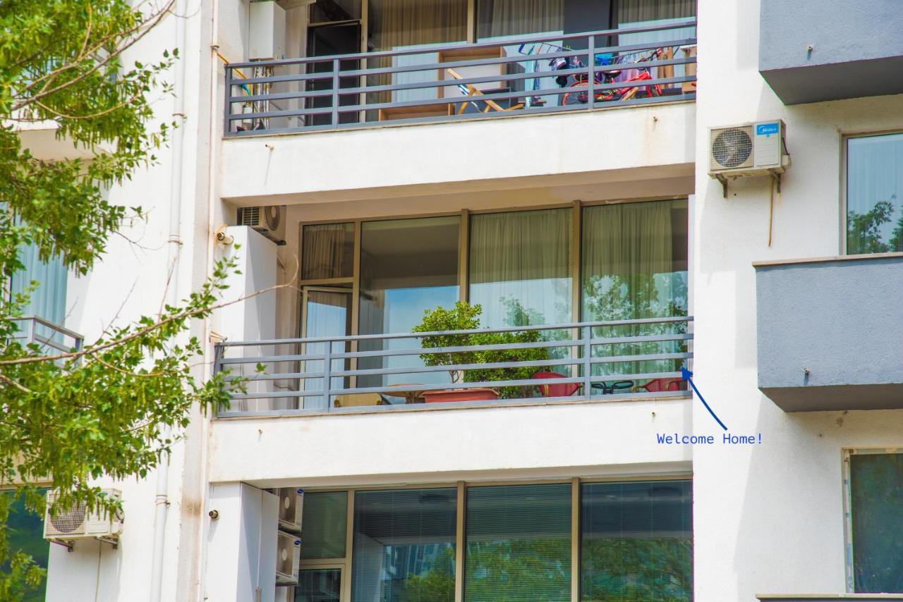 Tbilisi Apartment Tennis Court Exterior photo