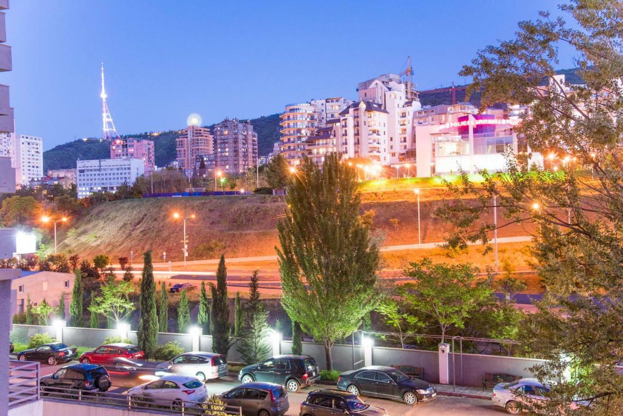 Tbilisi Apartment Tennis Court Exterior photo